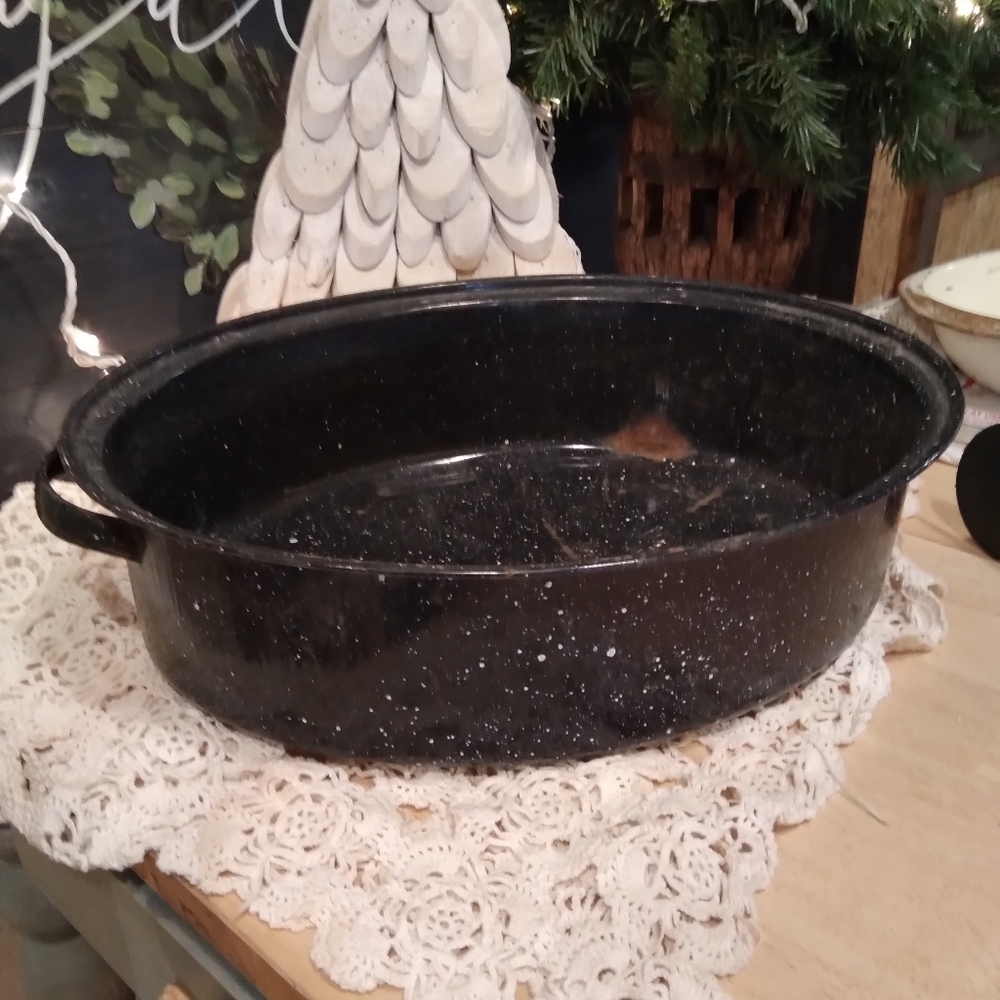 Vintage enamel roaster pan